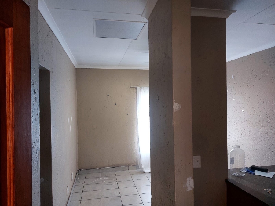 2 Bedroom Property for Sale in Waterval East North West